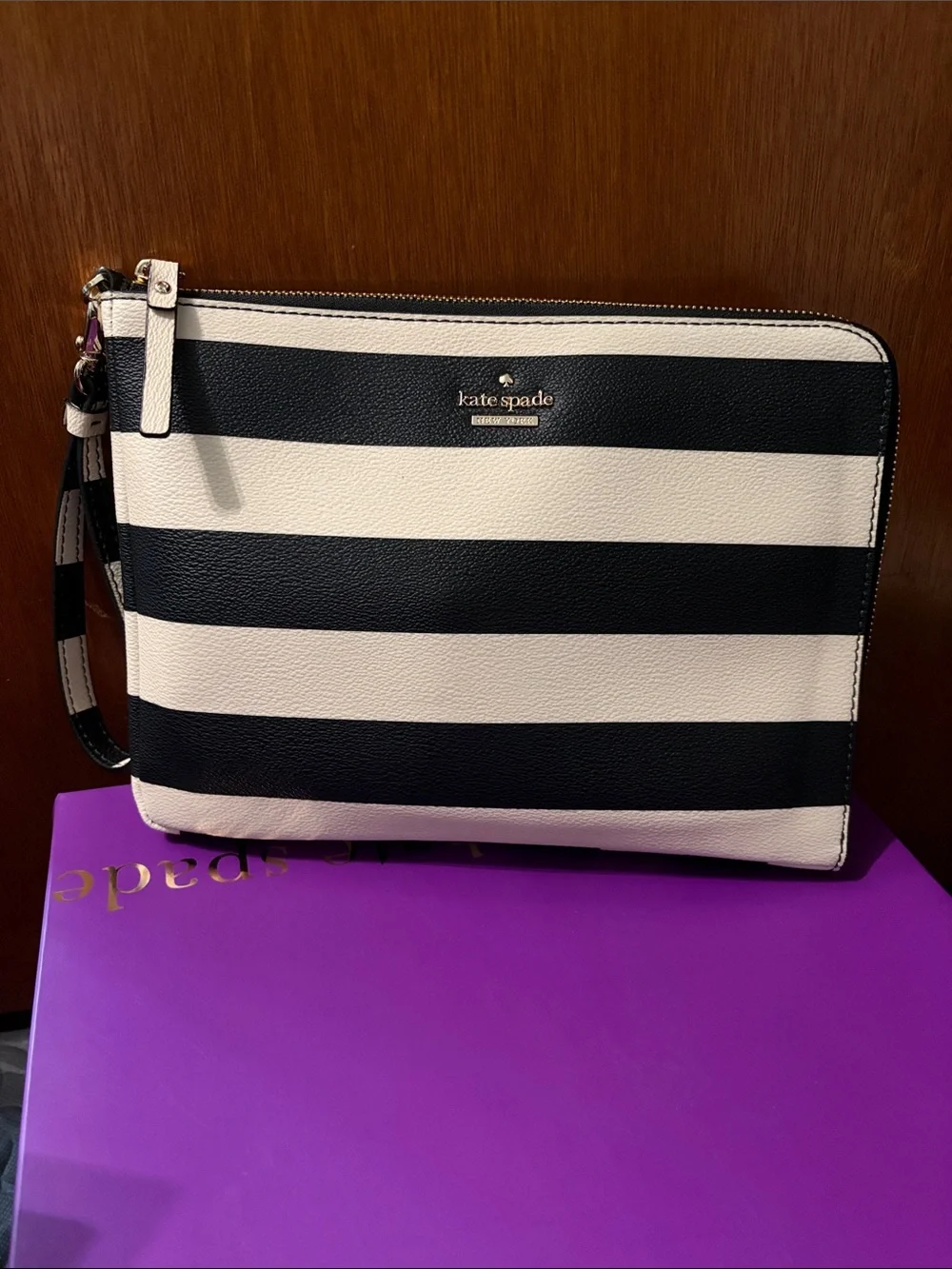Kate Spade Quentin Black and White Striped Wristlet Pouch with Apple charger